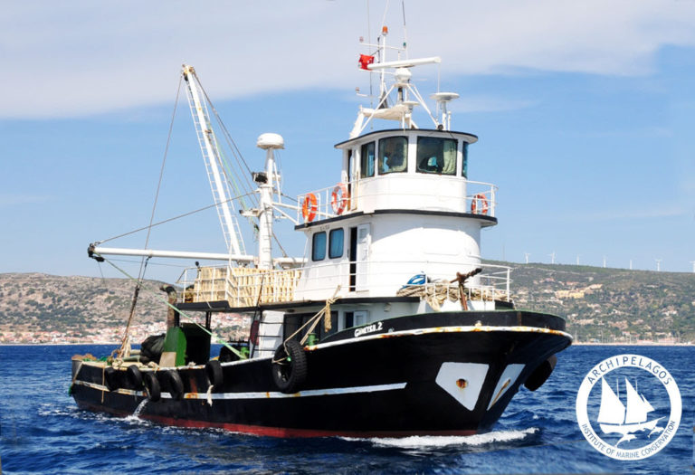 Σάμος: Ψαρεύουν παράνομα στα Ελληνικά χωρικά ύδατα