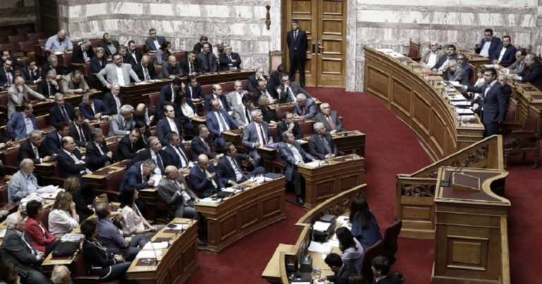 Νόμος του κράτους η νομική αναγνώριση της ταυτότητας-Σφοδρή σύγκρουση (video)