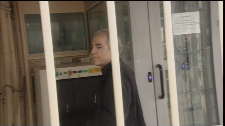 Επέστρεψε στις φυλακές ο Δημήτρης Κουφοντίνας (video)