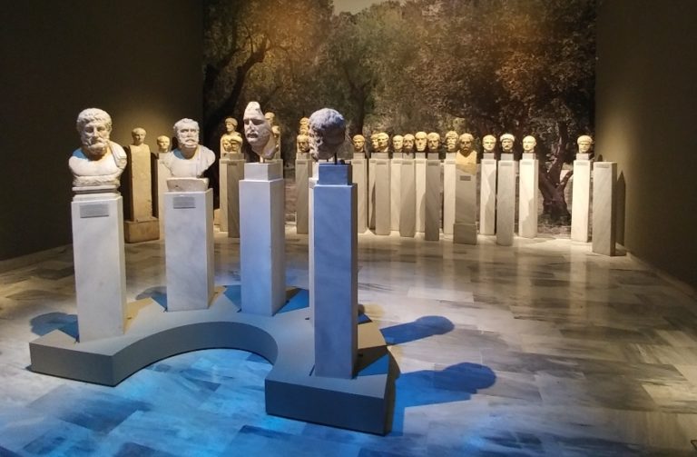 «Αδριανός και Αθήνα: Συνομιλώντας με έναν ιδεατό κόσμο»