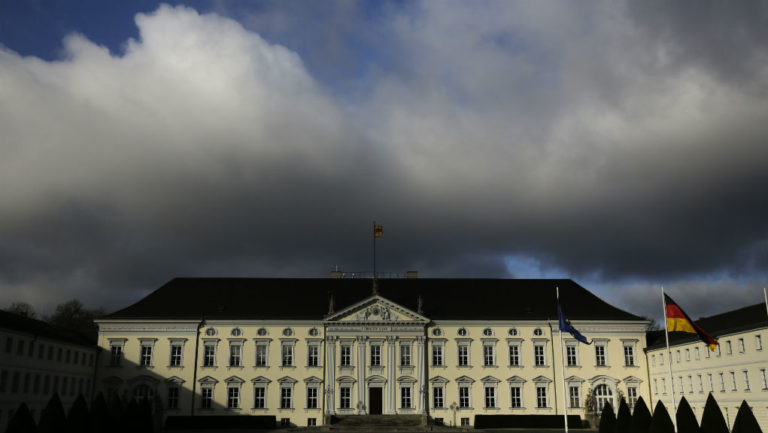 Γερμανία: Ποιοι θέλουν πρόωρες εκλογές και ποιοι κυβέρνηση μειοψηφίας