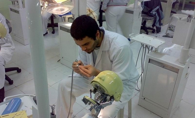 Το εξάμηνο κινδυνεύουν να χάσουν οι φοιτητές της Οδοντιατρικής