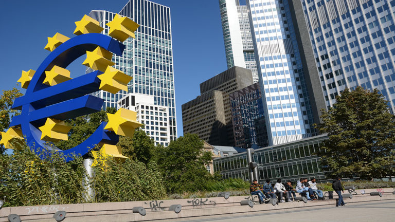 Η ΕΚΤ άφησε αμετάβλητα τα παρεμβατικά της επιτόκια