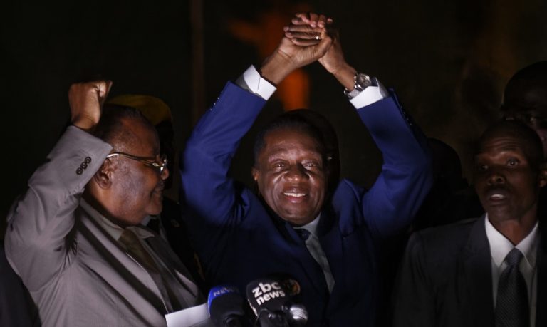 Ορκίζεται πρόεδρος ο Έμερσον Μνανγκάγκουα στη Ζιμπάμπουε