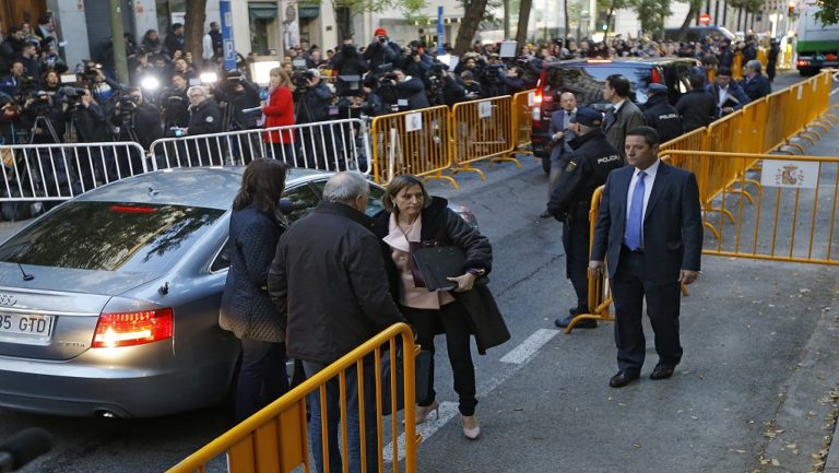 Μαδρίτη: Ακόμη 6 Καταλανοί στο Αν. Δικαστήριο – Διαδηλώσεις (video)