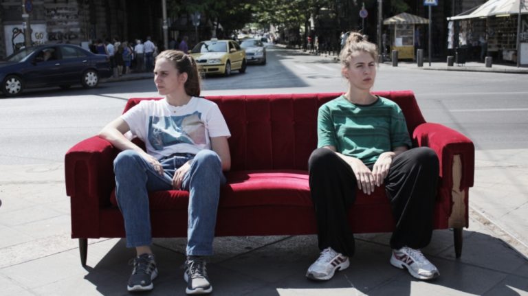 «Μήνις, η επανάσταση του καναπέ»: Η κρίση του ανθρώπου στη σύγχρονη εποχή (video)
