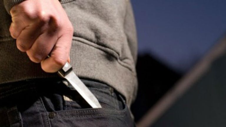 19χρονος δέχθηκε επίθεση με μαχαίρι στην Αγία Τριάδα