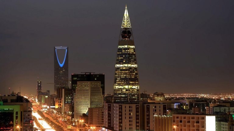 Σ. Αραβία: «Παγώνουν» 1.200 λογαριασμοί στο πλαίσιο της έρευνας κατά της διαφθοράς