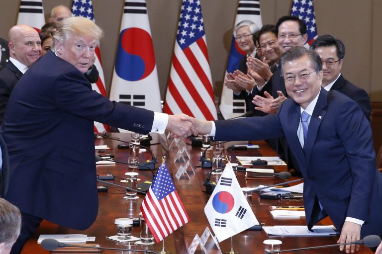 Πεδίο αντιπαράθεσης οι εμπορικές συναλλαγές ΗΠΑ – Ν. Κορέας