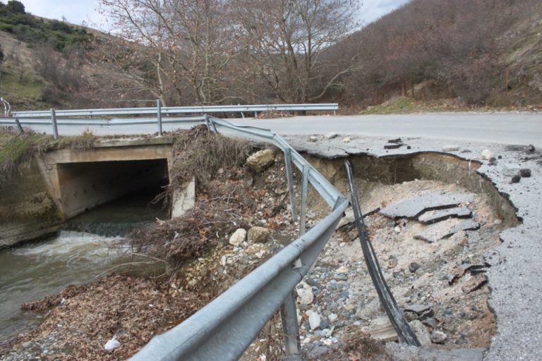 Ξεκινά η αποκατάσταση του δρόμου Καισαρειάς – Αιανής