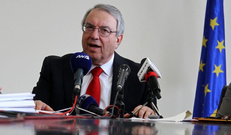 Γ. Μπαμπινιώτης στο Πρώτο Πρόγραμμα: Οι ξένες λέξεις στις επίσημες ανακοινώσεις “τραυματίζουν” την ελληνική γλώσσα