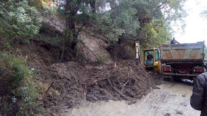 Κέρκυρα: Συνεχίζονται τα προβλήματα από την κακοκαιρία