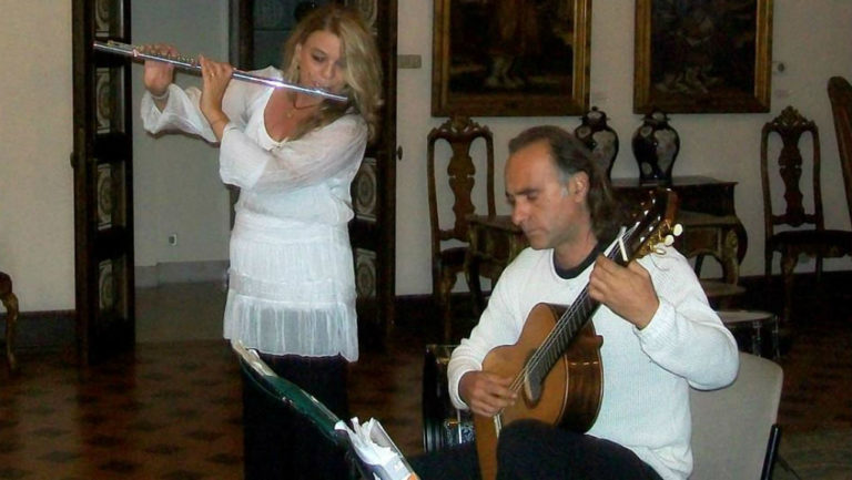 Οι Duo Arioso σε μια live συναυλία στο Στούντιο Ε της ΕΡΤ