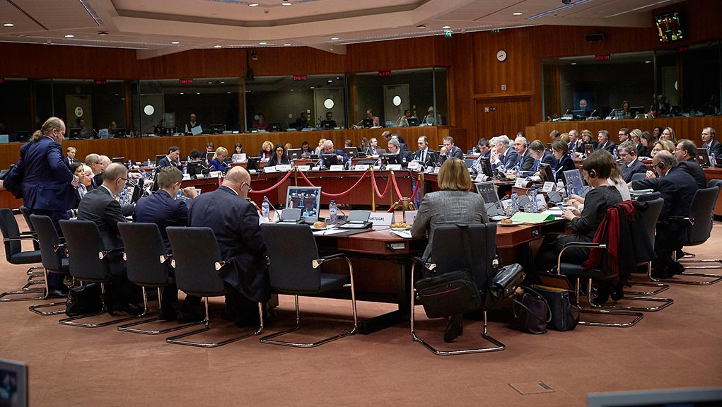 Το Ecofin ενέκρινε την “μαύρη” λίστα των φορολογικών παραδείσων