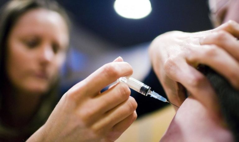 Εμβολιασμός κατά γρίπης και πνευμονιόκοκκου από το δήμο Θεσσαλονίκης