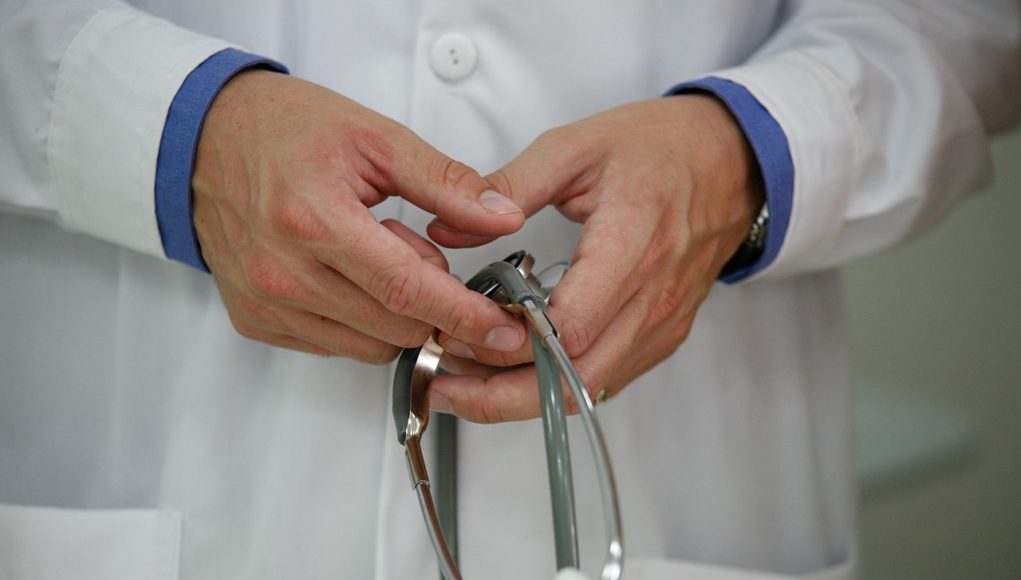 Στάση εργασίας των νοσοκομειακών γιατρών 11 με 3 – Συγκέντρωση στις 12 στο υπ. Υγείας