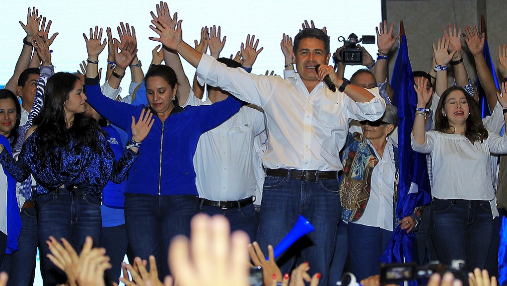 Ο πρόεδρος Ερνάντες αυτοανακηρύχθηκε νικητής των εκλογών στην Ονδούρα
