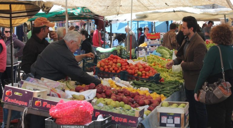 Παράταση υποβολής αιτήσεων για δωρεάν κουπόνια στις λαϊκές αγορές