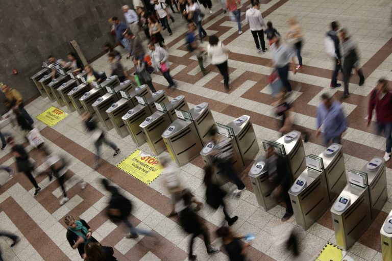 Μέσα Μαζικής Μεταφοράς: Από σήμερα μόνο ηλεκτρονικά εισιτήρια και κάρτες