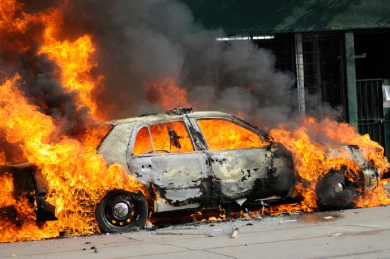 Στις φλόγες το αυτοκίνητο του προέδρου της ΕΠΣ Άρτας