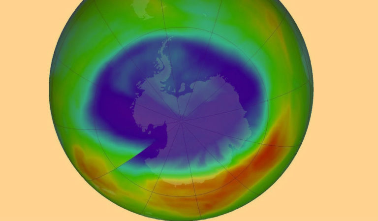 Συρρικνώθηκε και εφέτος η τρύπα του όζοντος πάνω από την Ανταρκτική