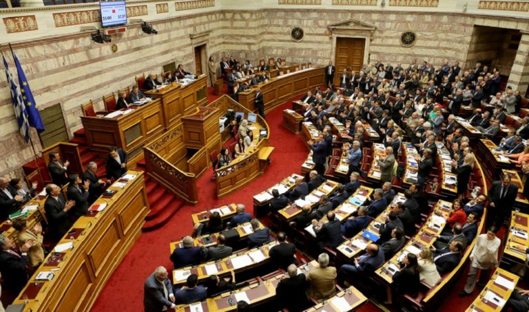 Την Τρίτη στη Βουλή το πολυνομοσχέδιο με τα προαπαιτούμενα  (video)