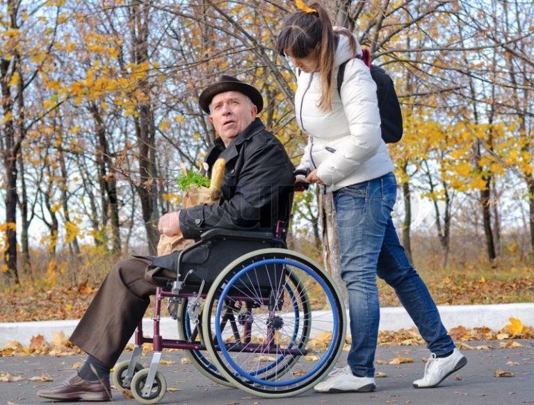Η Π.Κ.Μ ενισχύει επτά κοινωνικές δομές για άτομα με αναπηρίες και ηλικιωμένους