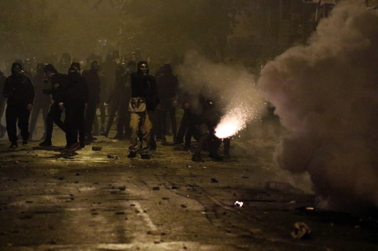 Ποινική δίωξη για τον τραυματισμό της δικηγόρου στα Εξάρχεια (video)