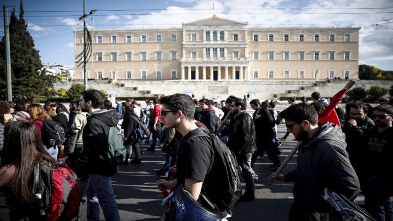 Πορείες και συλλαλητήρια κατά τη χθεσινή 24ωρη γενική απεργία (video)