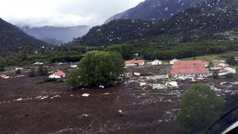 Χιλή: Φονικές κατολισθήσεις κοντά σε εθνικό πάρκο με ηφαίστεια (video)