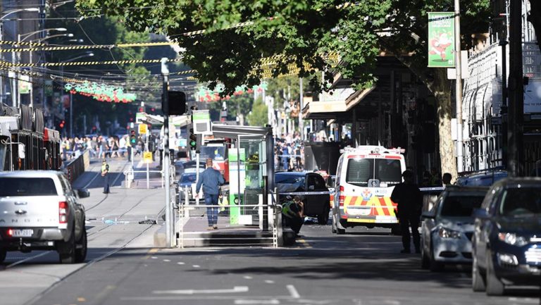 Αυστραλία: Αυτοκίνητο έπεσε πάνω σε πεζούς στο κέντρο της Μελβούρνης (upd-video)