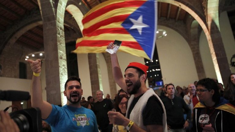 Καταλονία: Απόλυτη πλειοψηφία των αυτονομιστών στη Βουλή (video)