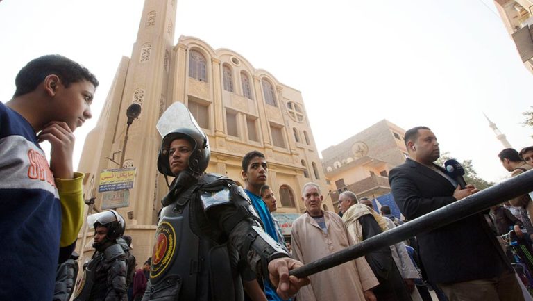 Πολύνεκρη επίθεση σε εκκλησία στο Κάιρο – Ανάληψη ευθύνης από το ISIS