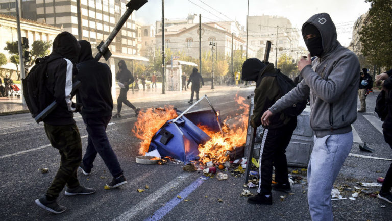 Εννέα χρόνια από τη δολοφονία Γρηγορόπουλου-Ένταση στη συγκέντρωση (video)