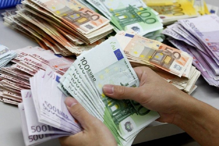Χριστουγεννιάτικος μποναμάς με 10 διαδοχικές κληρώσεις (video)