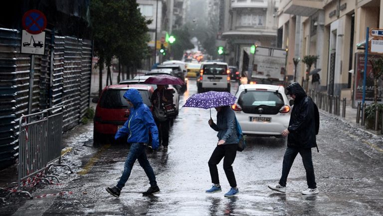 Σε κλοιό κακοκαιρίας η χώρα – Βελτίωση από σήμερα