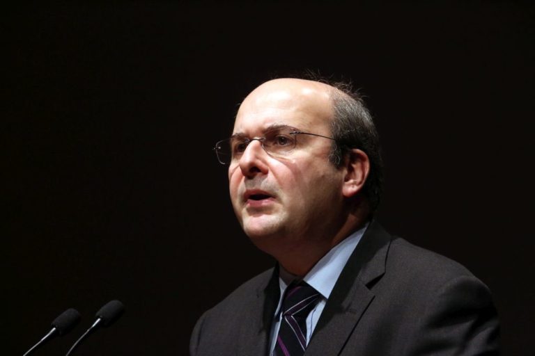 Χατζηδάκης: “Να διαχωριστούν οι στρατηγικοί κακοπληρωτές απ’ όσους έχουν ανάγκη” (audio)