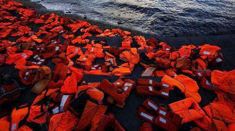 Εκατοντάδες μετανάστες διασώθηκαν σε λιβυκά και διεθνή χωρικά ύδατα