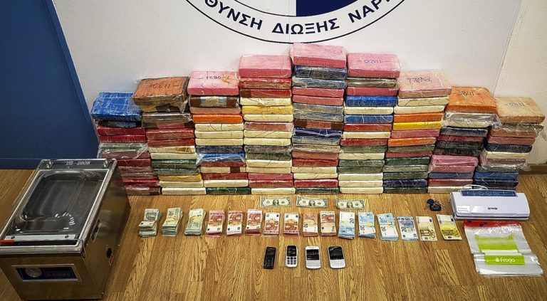 Ξεπερνά τα 5,5 εκατ. ευρώ η αξία της κοκαΐνης που εντοπίστηκε στη Βάρκιζα