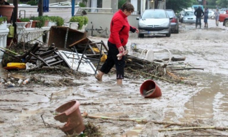 Στις περιοχές της Πιερίας που επλήγησαν από βροχοπτώσεις το ΙΓΜΕ