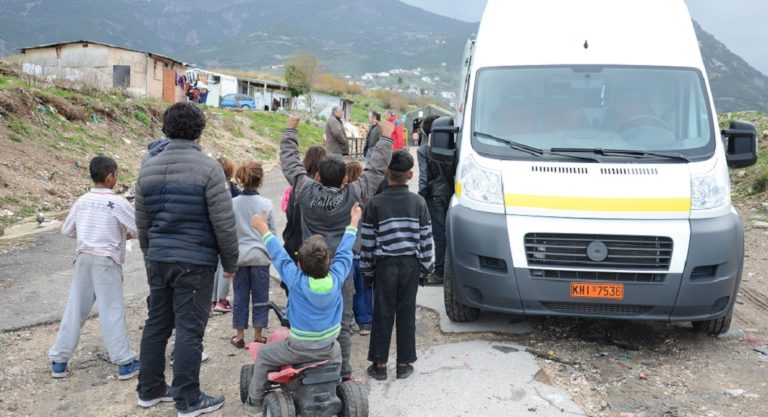 Μαζικός εμβολιασμός Ρομά στο Ριγανόκαμπο Αχαΐας