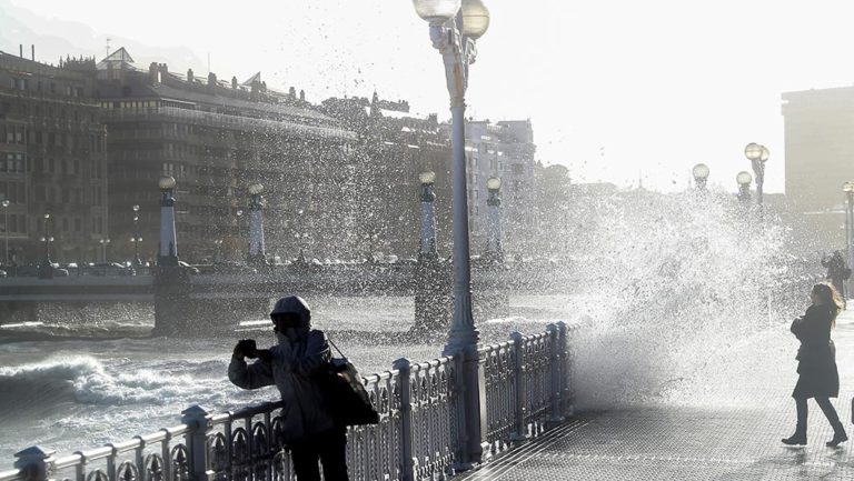 Ισπανία: Δύο νεκροί από το πέρασμα της καταιγίδας Bruno