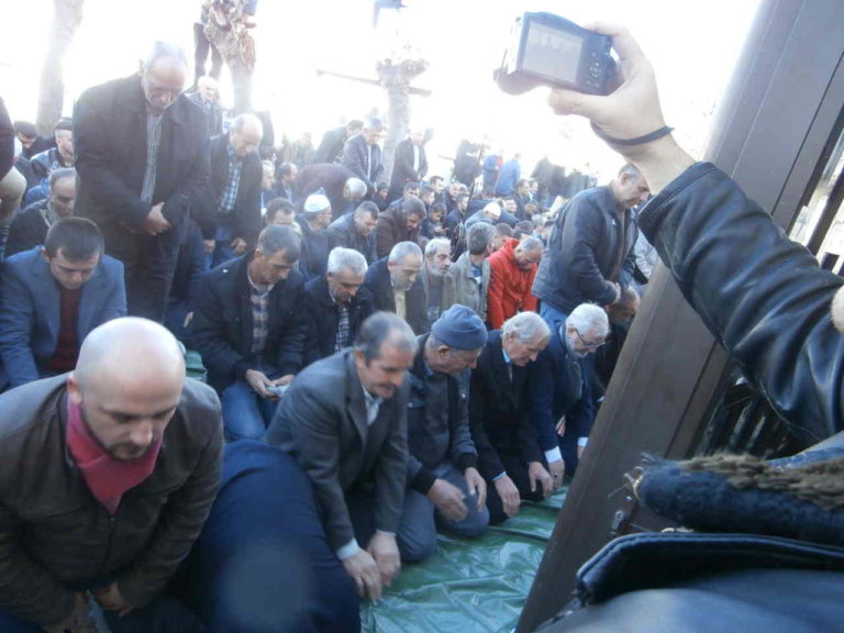 Για προσευχή κι επίσκεψη στο Τζελάλ Μπαγιάρ ήρθε στην Κομοτηνή ο Ταγίπ Ερντογάν