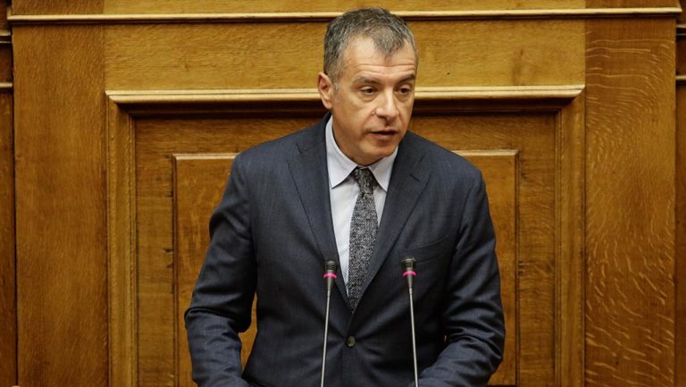 Στ. Θεοδωράκης: Αν φύγει ο Καμμένος και οι ΑΝΕΛ από την κυβέρνηση, πάμε σε εκλογές