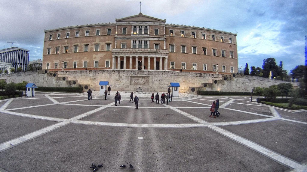 Novartis: Κατατέθηκε στη Βουλή η πρόταση ΣΥΡΙΖΑ και ΑΝΕΛ για προανακριτική