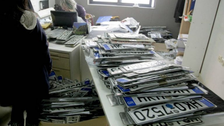 Επιστροφή πινακίδων και αδειών ενόψει Πάσχα – Οι εξαιρέσεις