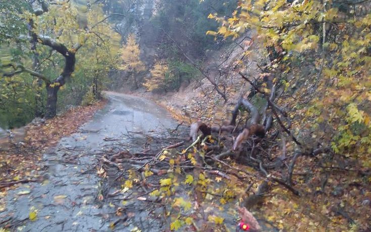 Διακοπή της κυκλοφορίας λόγω ακραίων καιρικών συνθηκών σε Δράμα και Ροδόπη