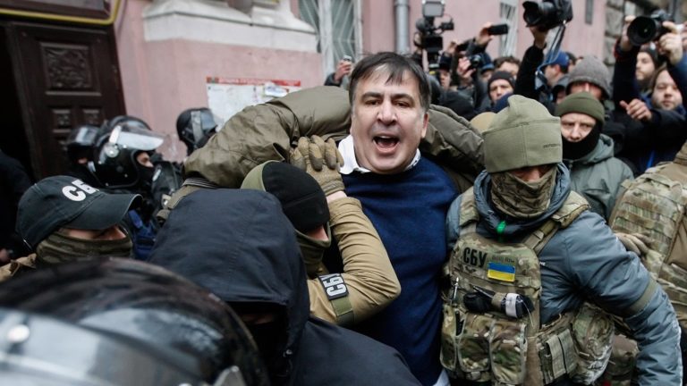 Ουκρανία: 24ωρη διορία στον Σαακασβίλι να παραδοθεί