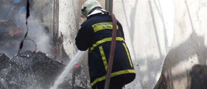 Φωτιά σε σπίτι στο Αγρίνιο: Σε εξέλιξη η επιχείρηση κατάσβεσης – Δεν κινδύνευσαν οι ένοικοι