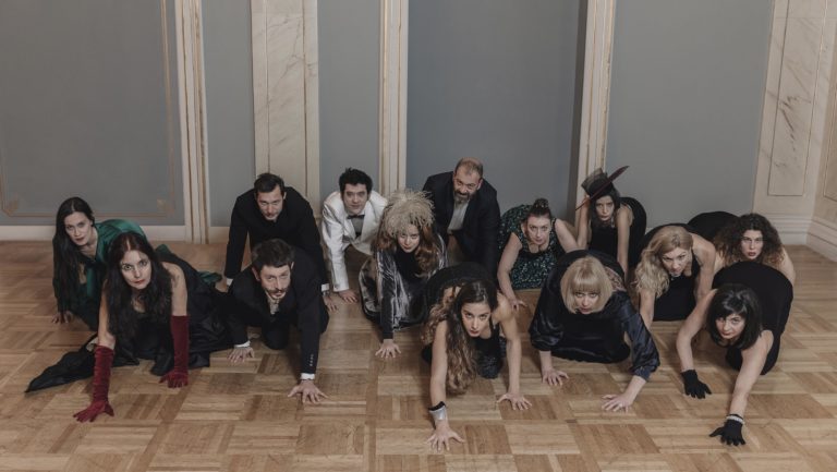 «Κακά θηλυκά, κι ανάποδα, οι γυναίκες – μια χειρονομία πάνω στην ποίηση»